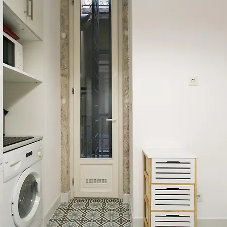 Jp38 - Dowtown Perfect Gem 2 Bdr + 2 Bath, Bright Flat! *